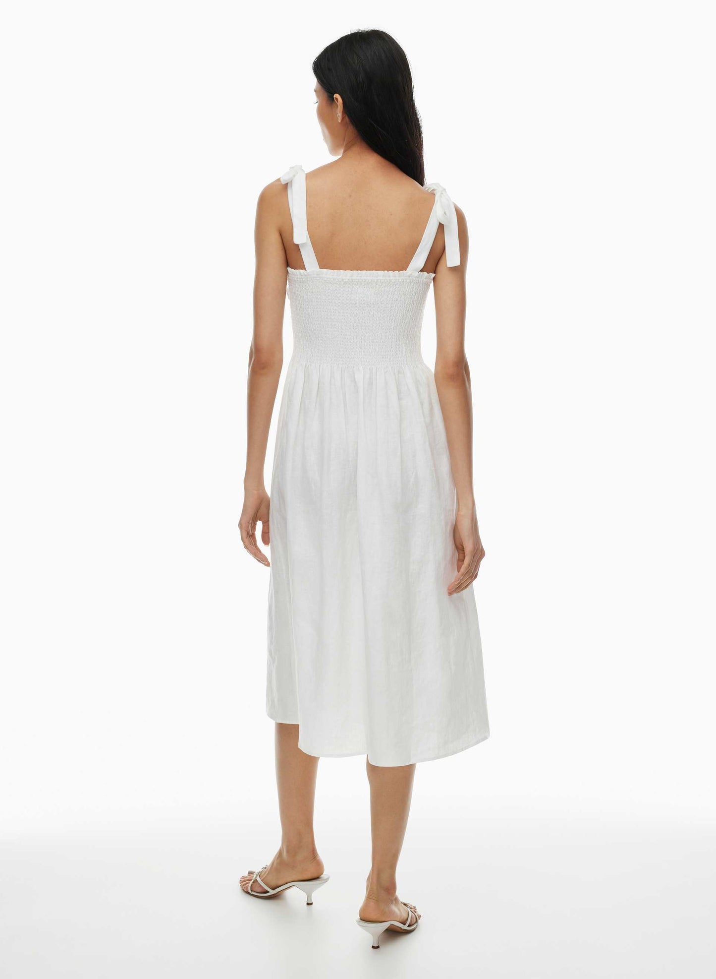 Vestido midi de linho orgânico franzido