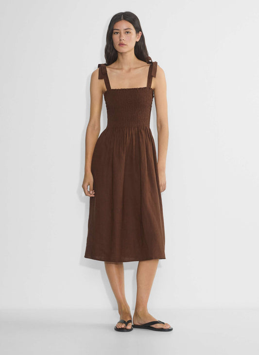 Vestido midi de linho orgânico franzido