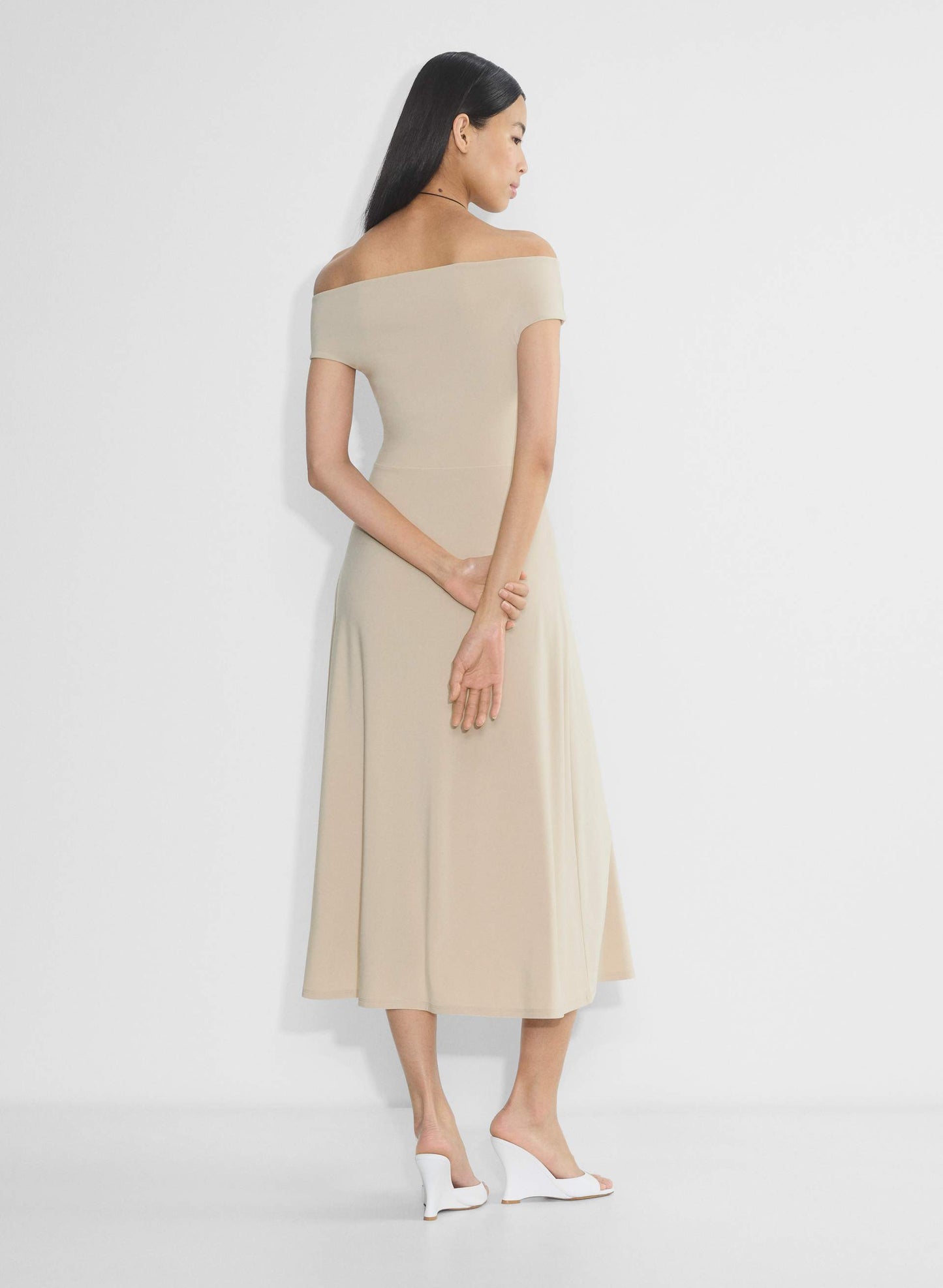 Vestido com símbolo de matéria lisa