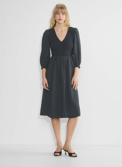 Vestido midi com decote em V